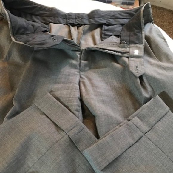 Men's Jos A Bank Single Breast, 2 button, Grey birds eye Suit - Picture 11 of 12